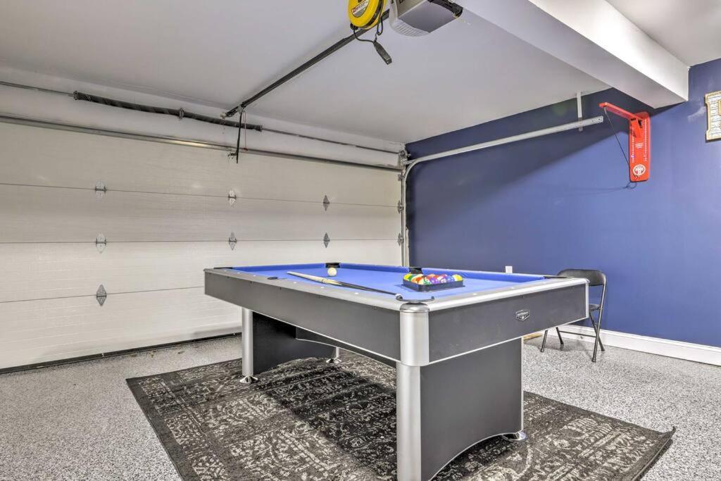 New! Updated Mystic Home W/ Sauna, Hot Tub & Deck Bagian luar foto