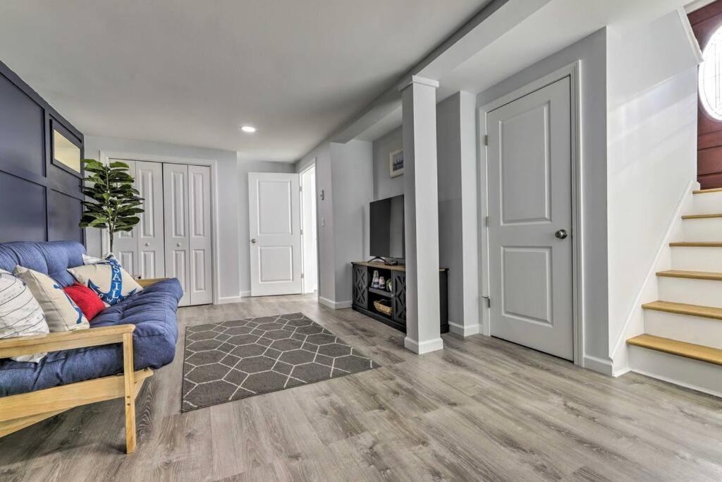 New! Updated Mystic Home W/ Sauna, Hot Tub & Deck Bagian luar foto