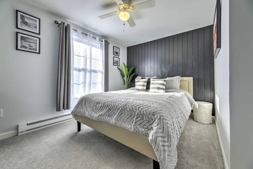 New! Updated Mystic Home W/ Sauna, Hot Tub & Deck Bagian luar foto