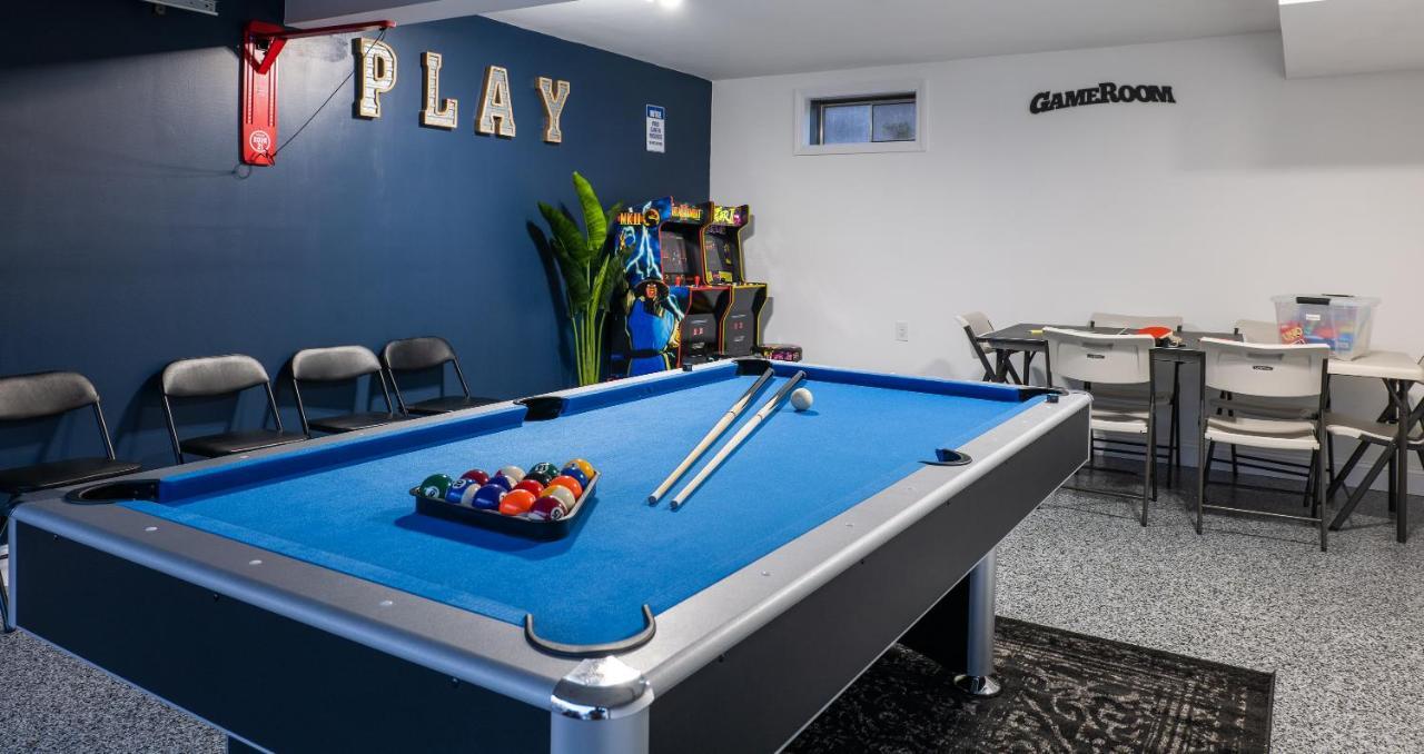 New! Updated Mystic Home W/ Sauna, Hot Tub & Deck Bagian luar foto